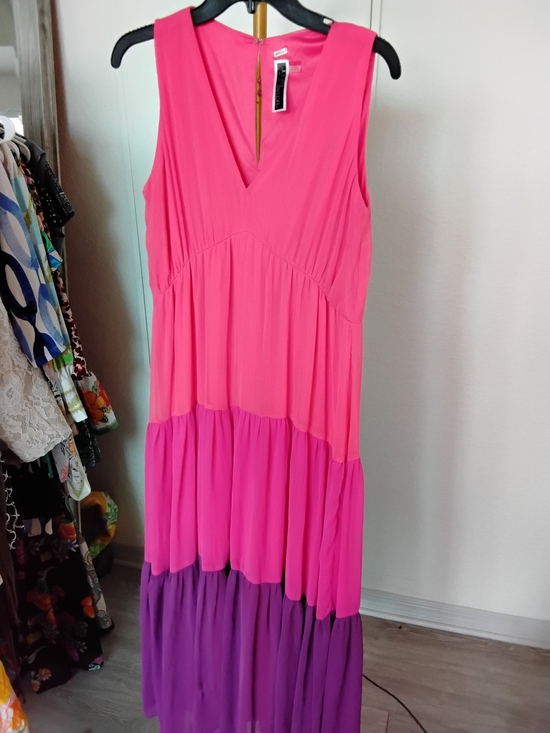 Julian Taylor Dresses & Skirts - NWOT Julian Taylor Sleeveless Colorblock Maxi in Hot Pink and Purple